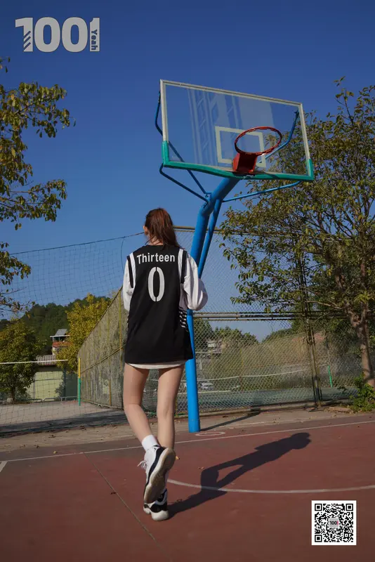 [IESS异思趣向] 一千零一夜 106 草莓《陪女朋友打篮球2》 - IESS